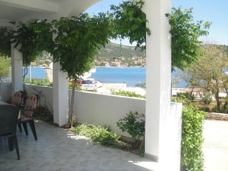 Apartments Ivan Orlic Винишче Номер фото